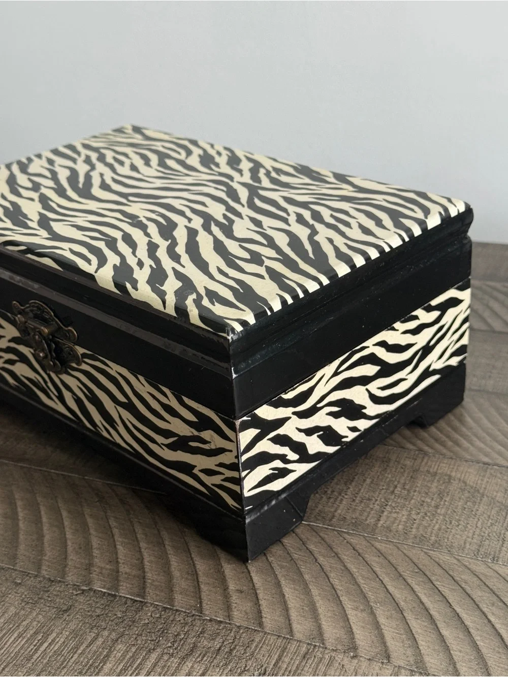 Black and White Zebra Pattern Jewelry Box | Keepsakes Treasures Mementos Box